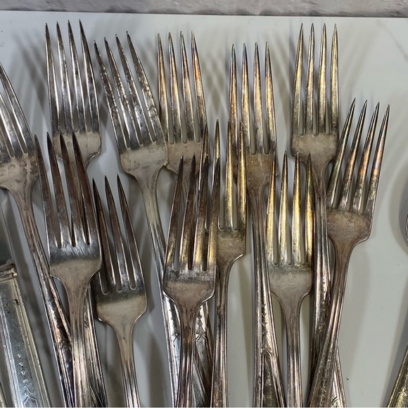 Antique Niagara Silver Plate Flatware 3 Pounds Forks Spoons Butter Knives - Picture 9 of 11